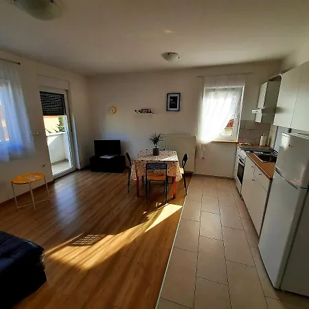Apartment Argonauti With Free Parking